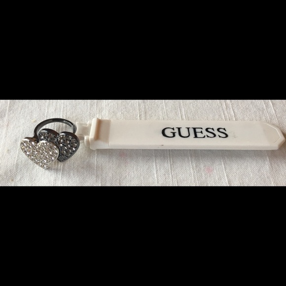 Guess Ring - Picture 5 of 5